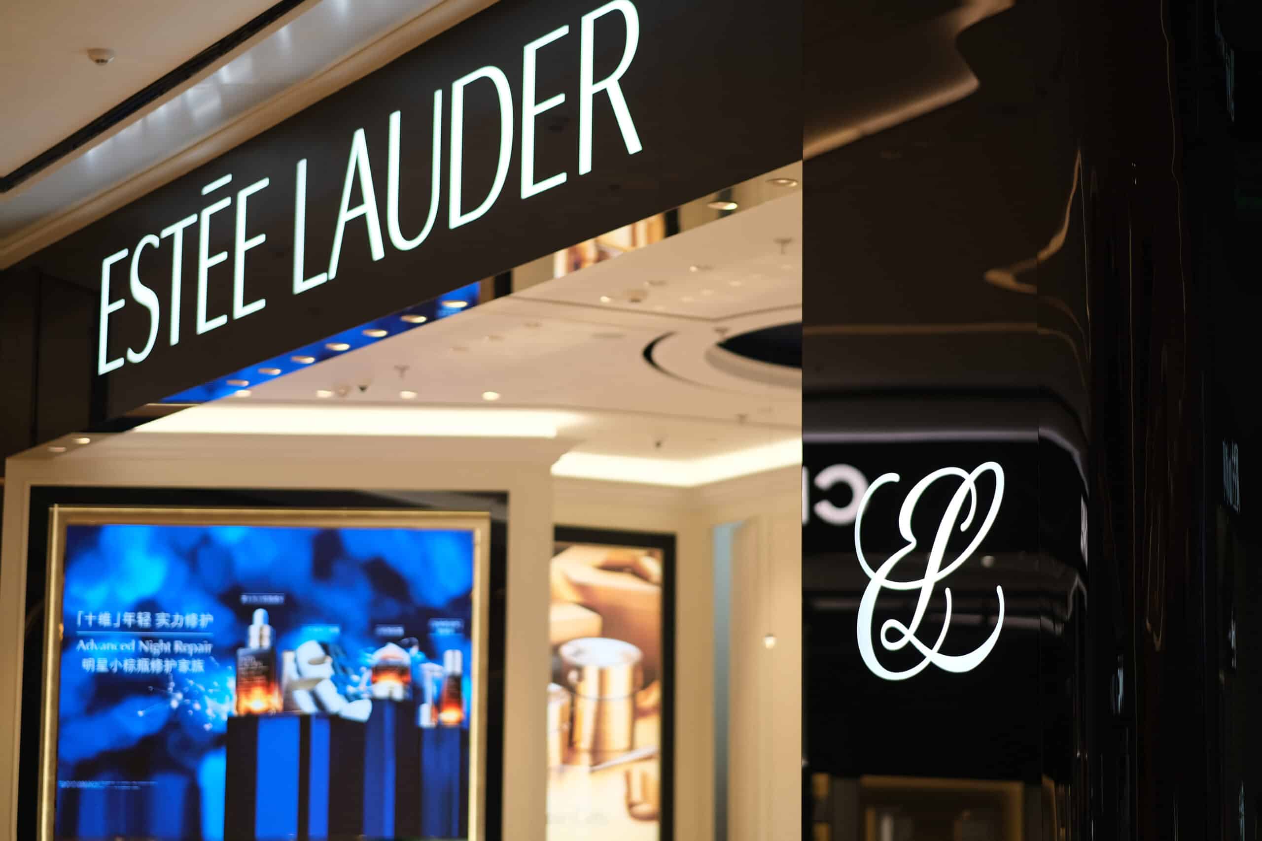 Shanghai China Dec.12th 2021: Close Up Estee Lauder Logo At Store. Cosmetic Brand